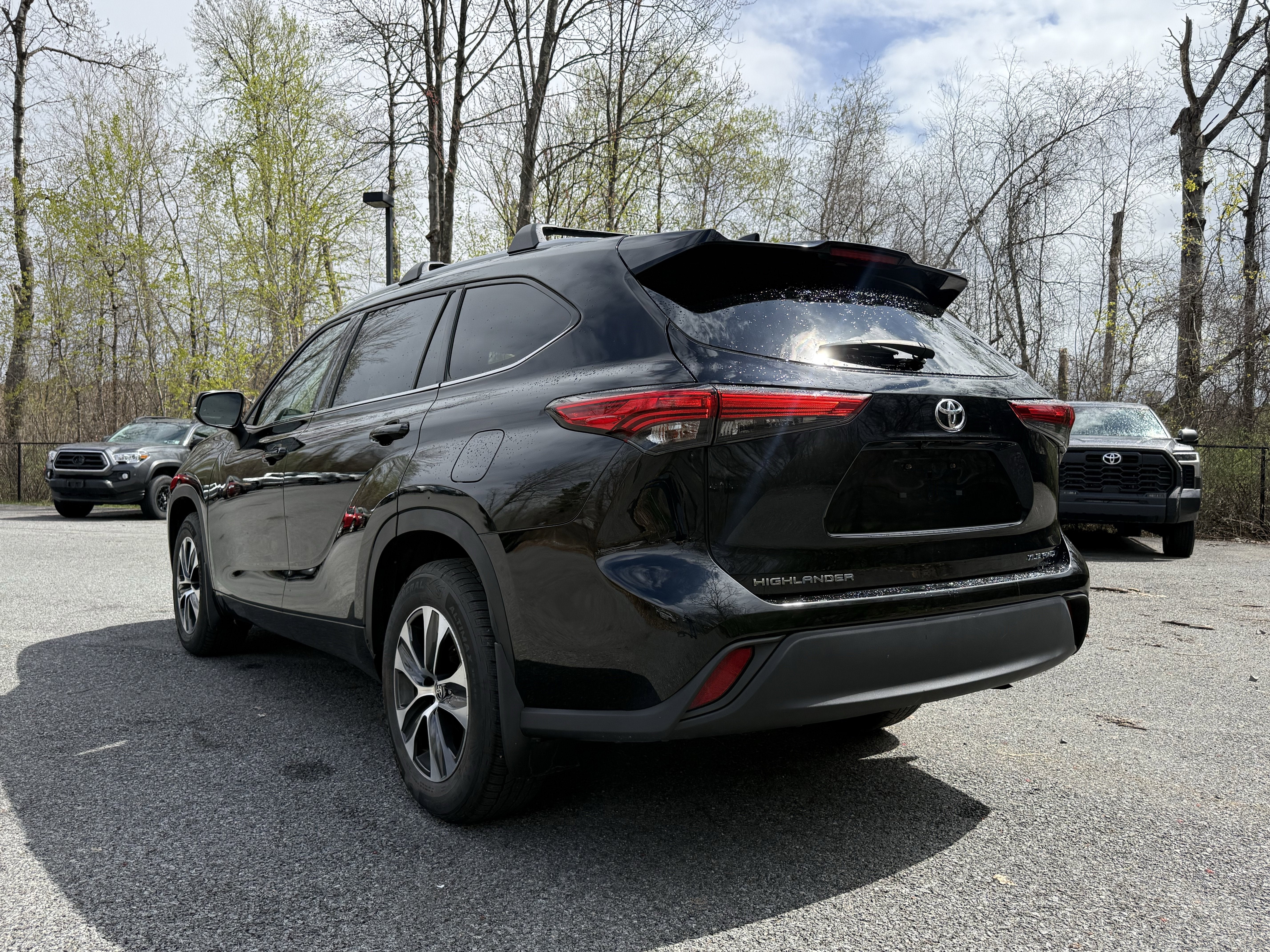 2022 Toyota HIGHLANDER XLE