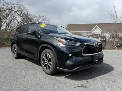 2022 Toyota HIGHLANDER XLE