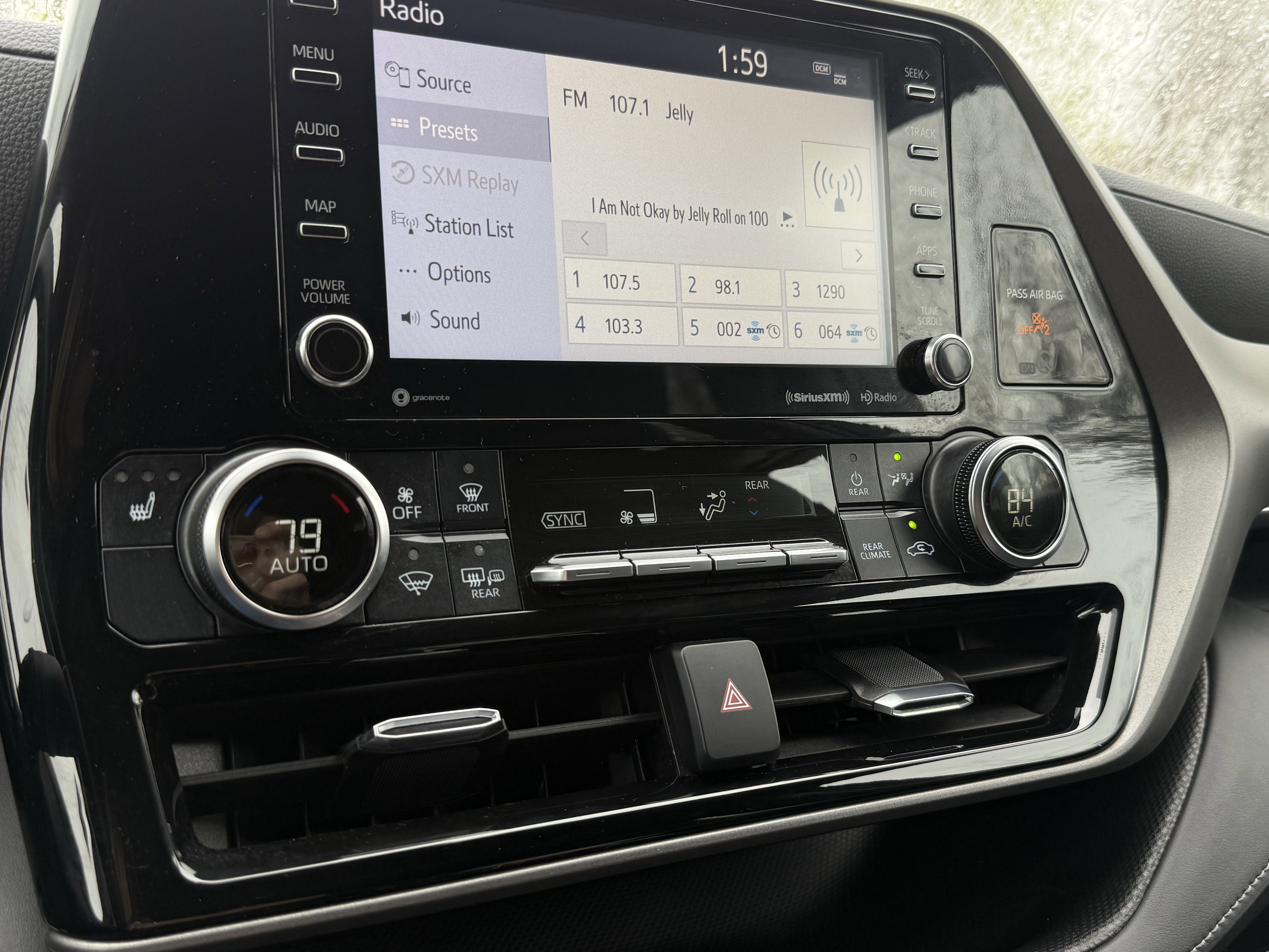 2022 Toyota HIGHLANDER XLE