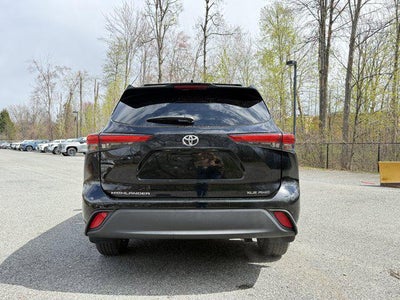 2022 Toyota HIGHLANDER XLE