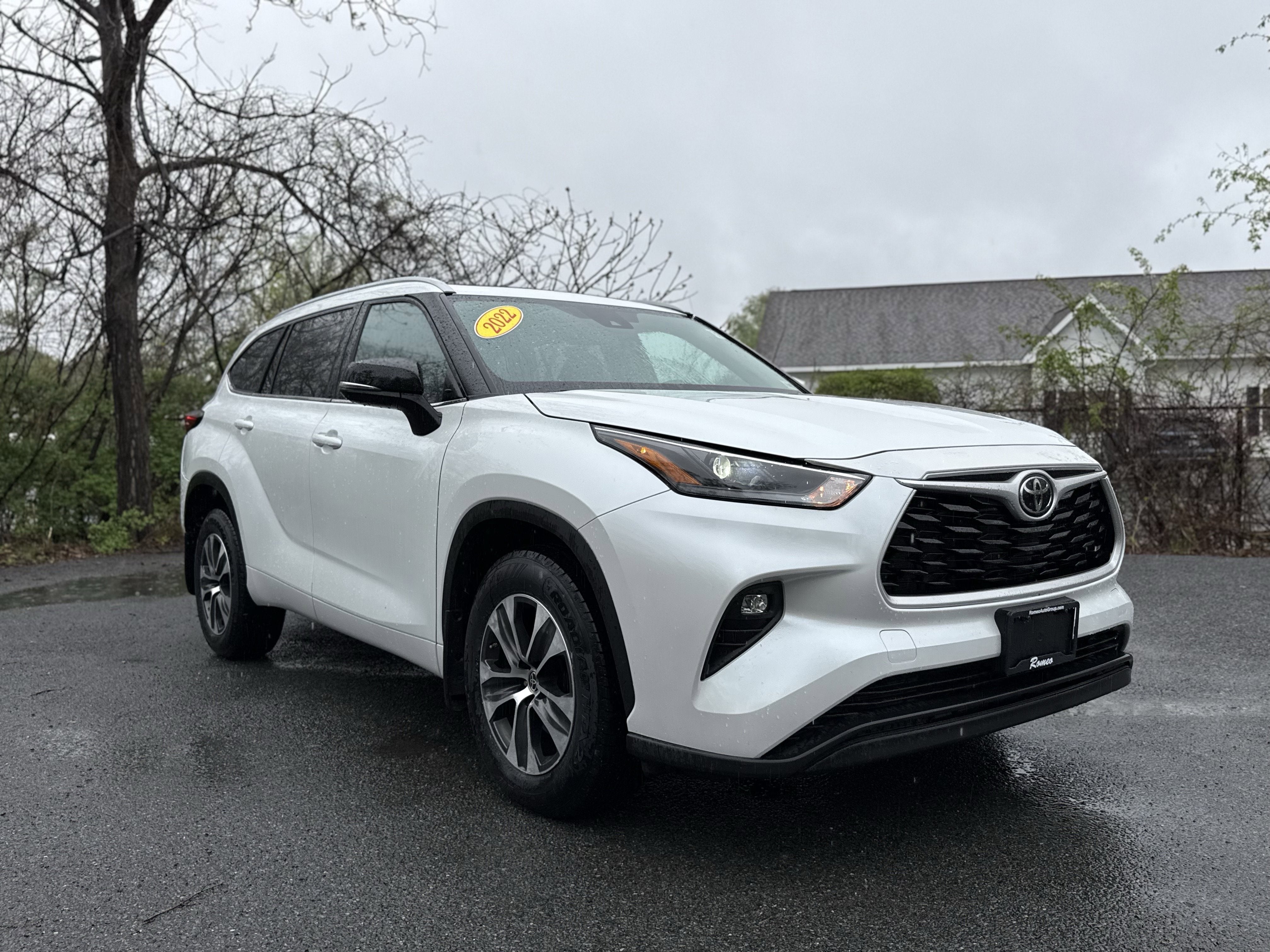 2022 Toyota HIGHLANDER XLE