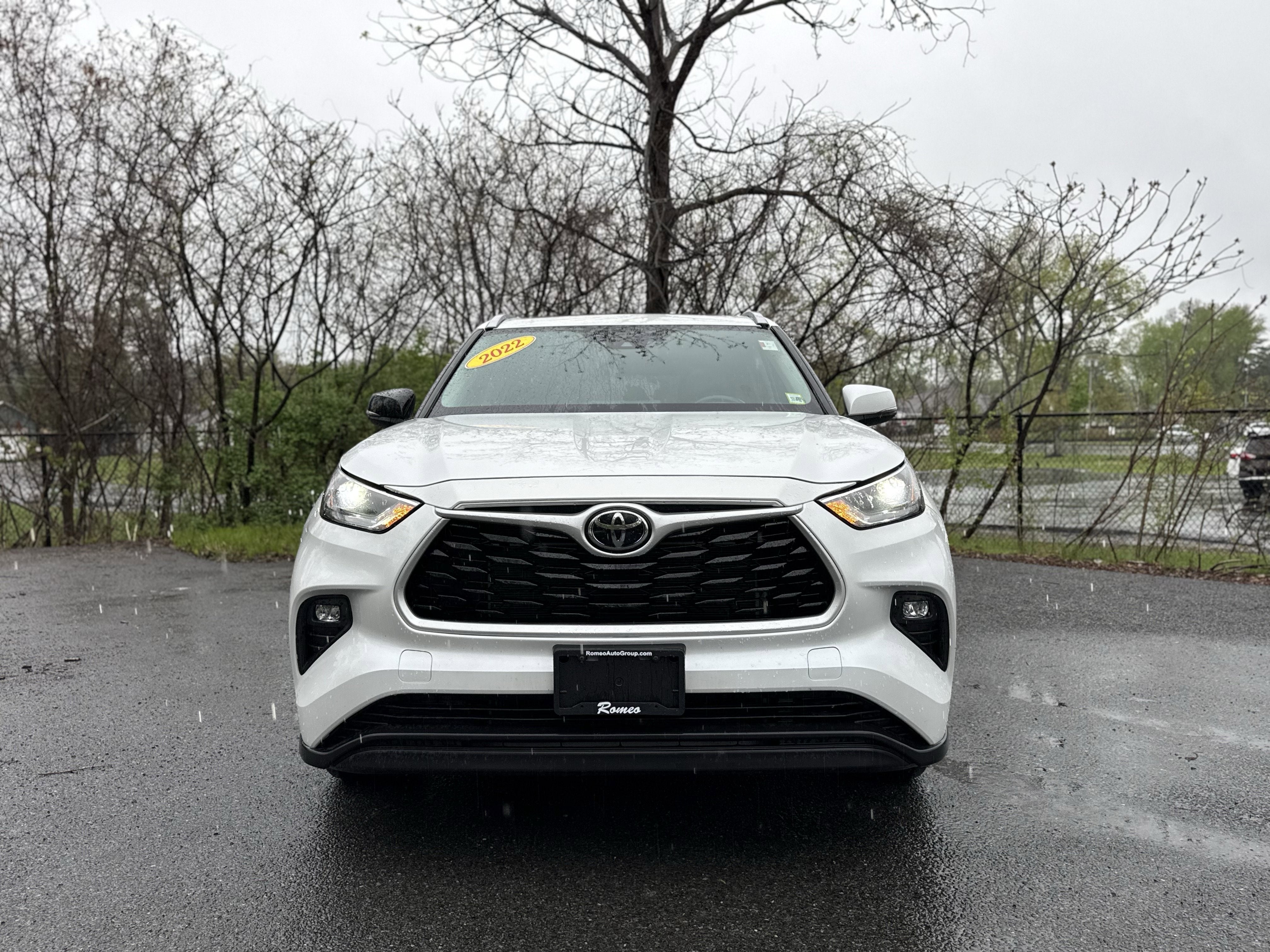 2022 Toyota HIGHLANDER XLE
