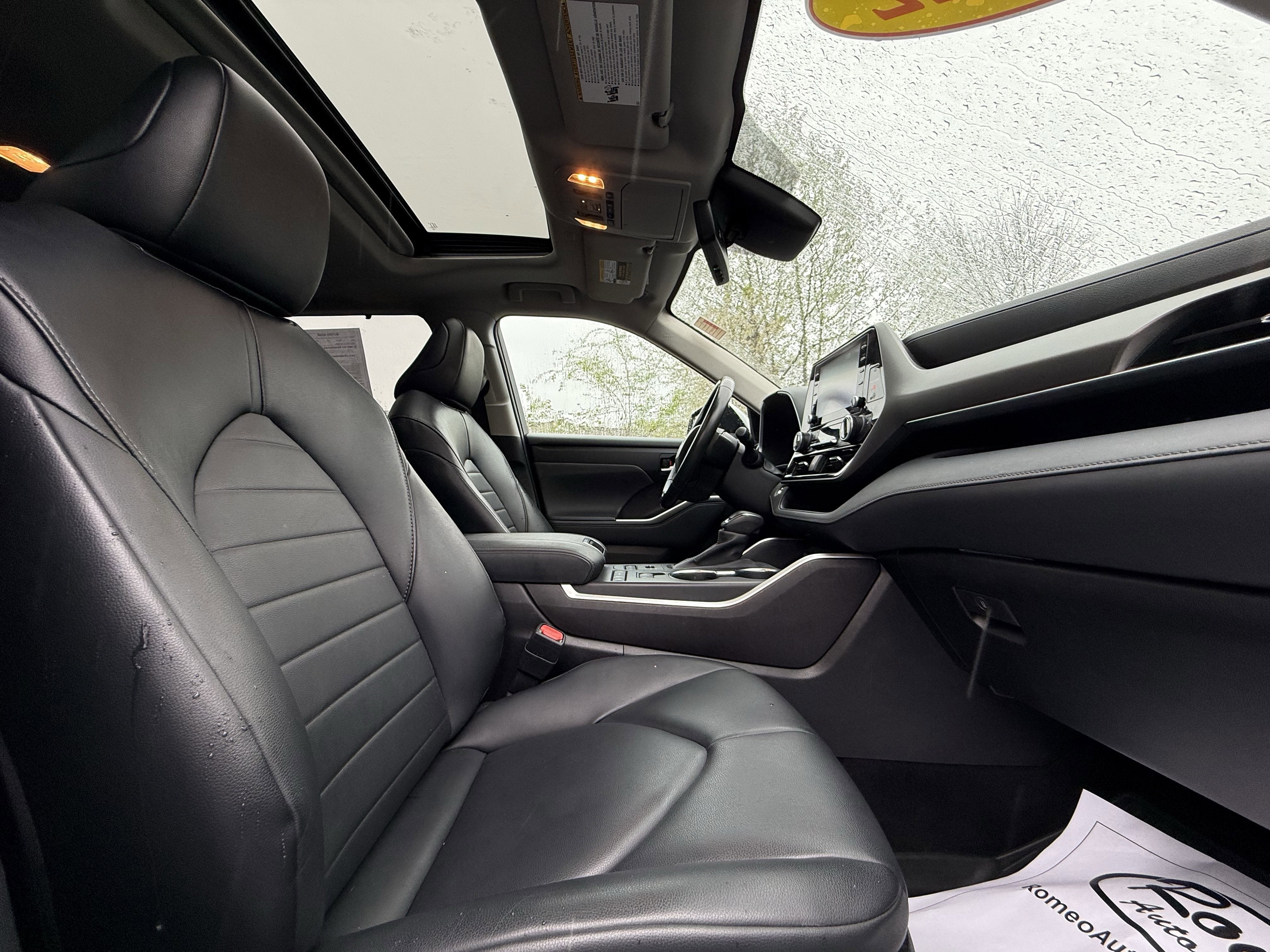 2022 Toyota HIGHLANDER XLE