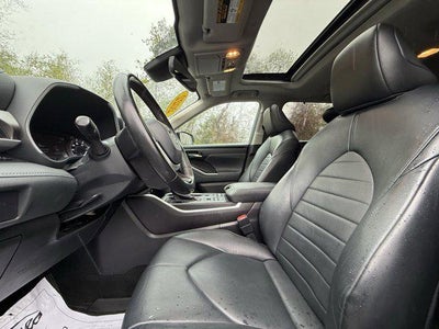 2022 Toyota HIGHLANDER XLE