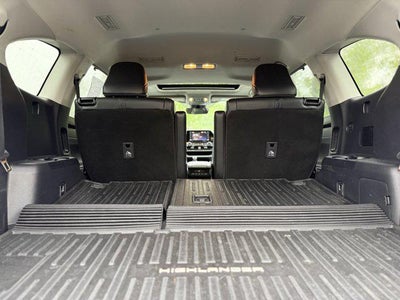 2022 Toyota HIGHLANDER XLE
