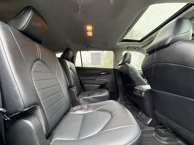 2022 Toyota HIGHLANDER XLE