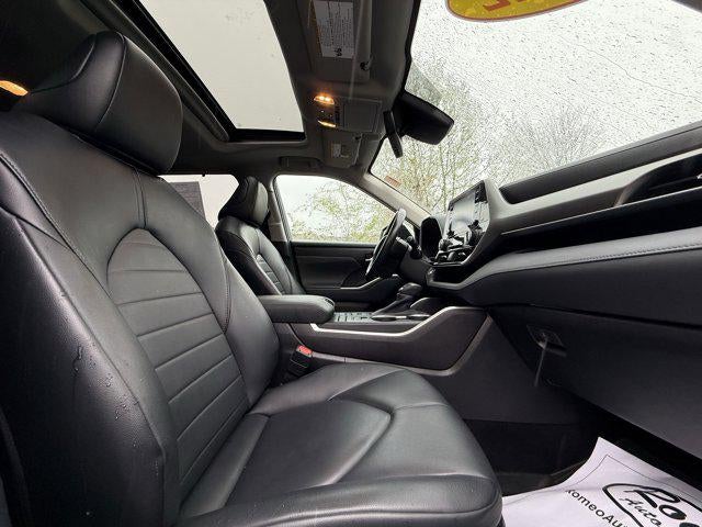 2022 Toyota HIGHLANDER XLE