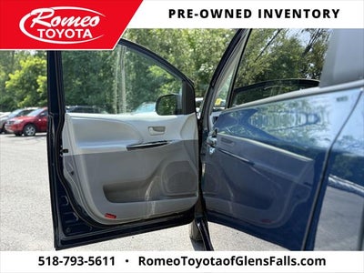 2012 Toyota SIENNA LE 3.5L LE