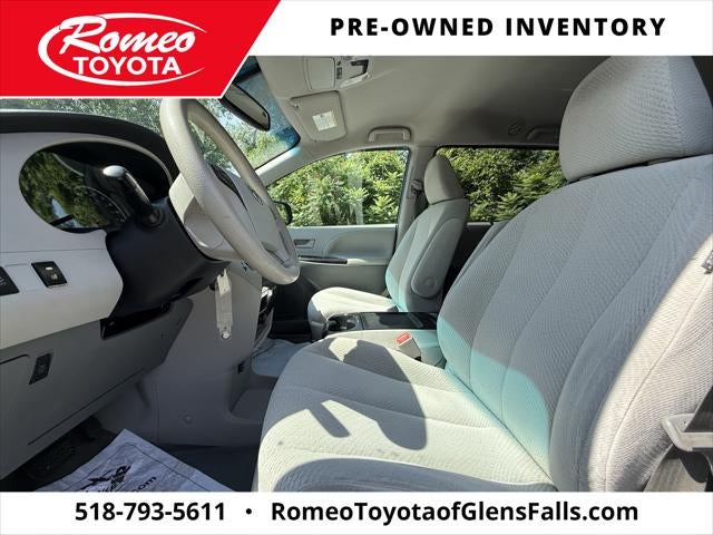 2012 Toyota SIENNA LE 3.5L LE