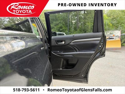 2019 Toyota Highlander SE