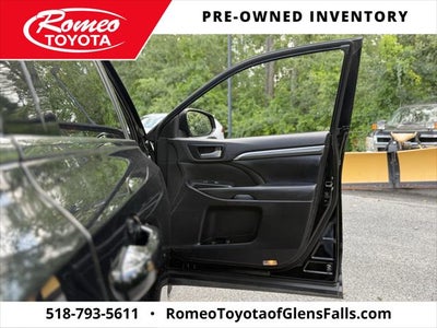 2019 Toyota Highlander SE
