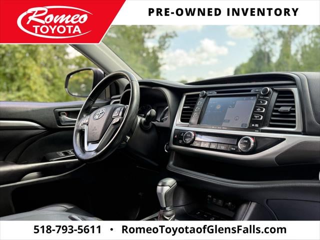 2019 Toyota Highlander SE