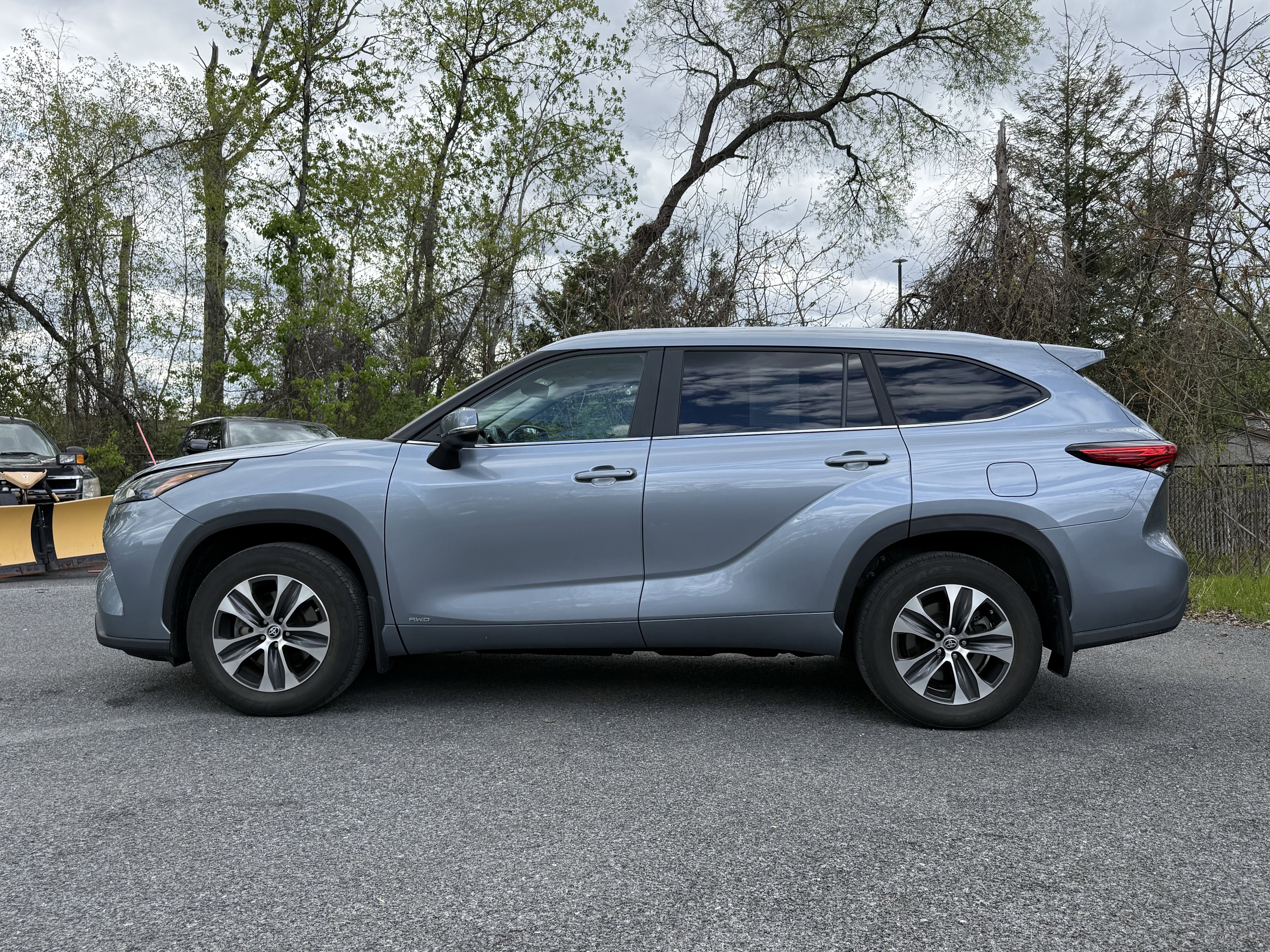 2023 Toyota HIGHLANDER HYBRD Hybrid XLE