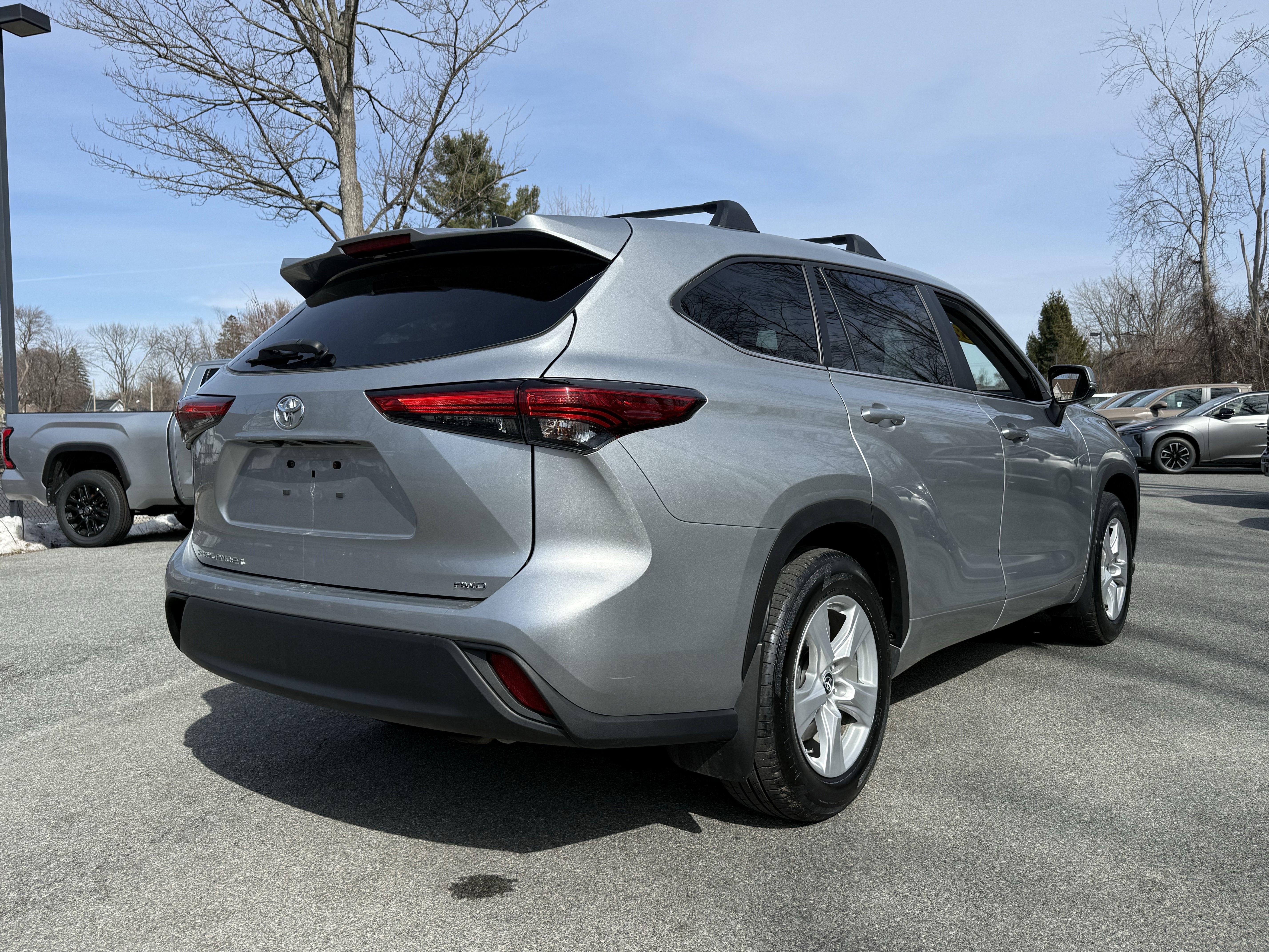 2023 Toyota HIGHLANDER L