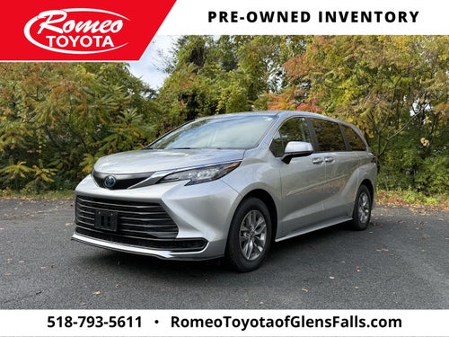 2024 Toyota Sienna LE