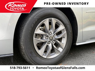 2024 Toyota Sienna LE