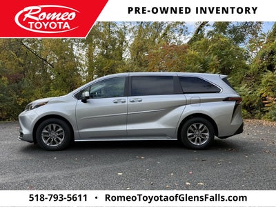 2024 Toyota Sienna LE