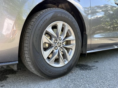2021 Toyota Sienna XLE
