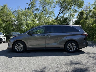 2021 Toyota Sienna XLE