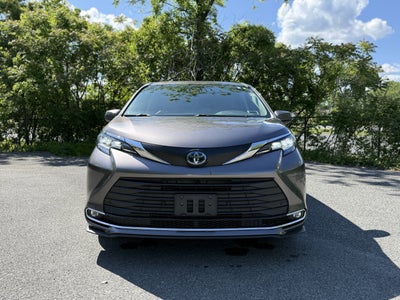 2021 Toyota Sienna XLE
