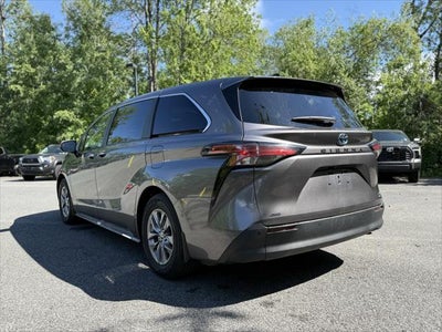 2021 Toyota Sienna XLE