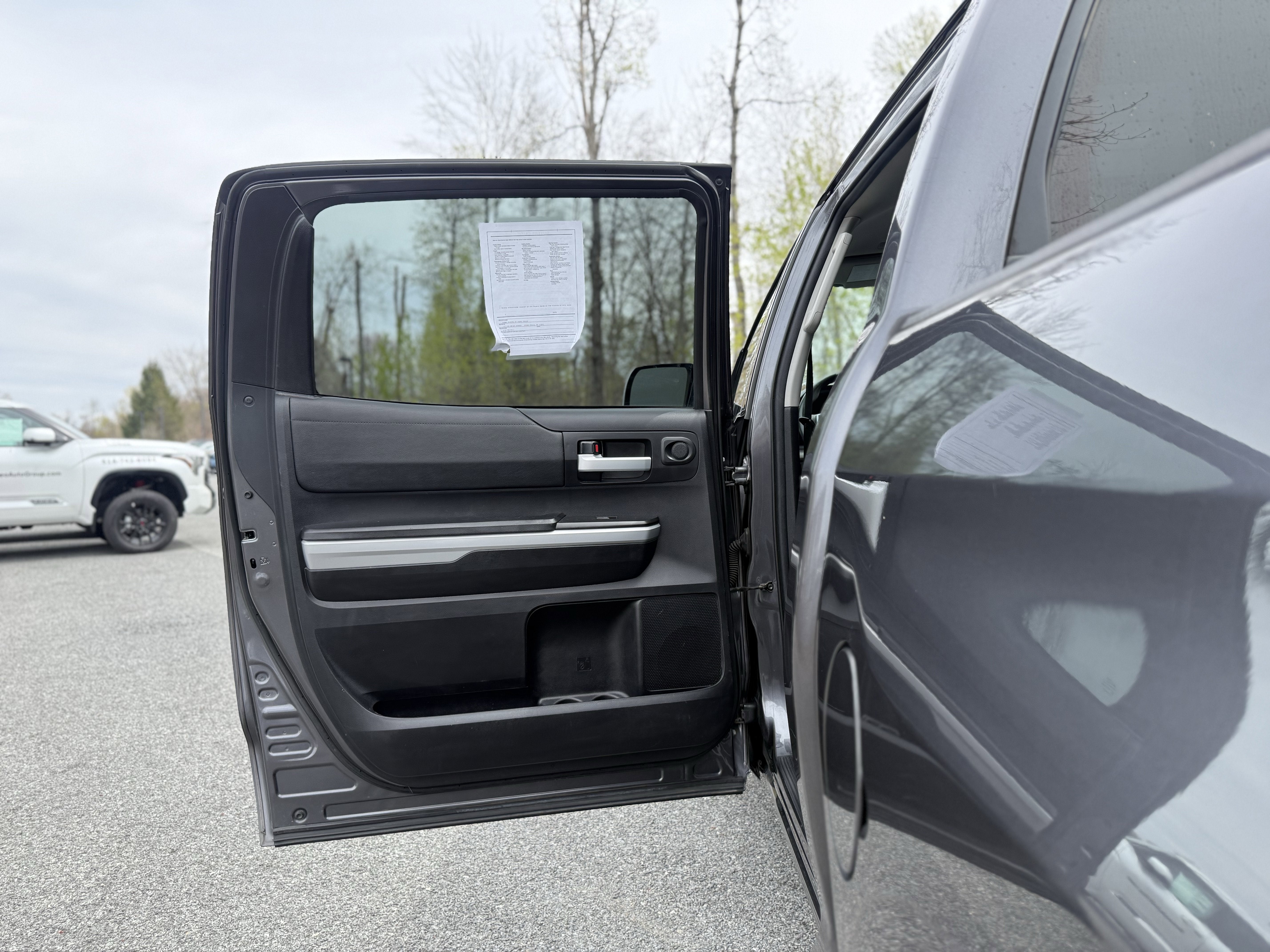 2020 Toyota TUNDRA 4X4 SR5
