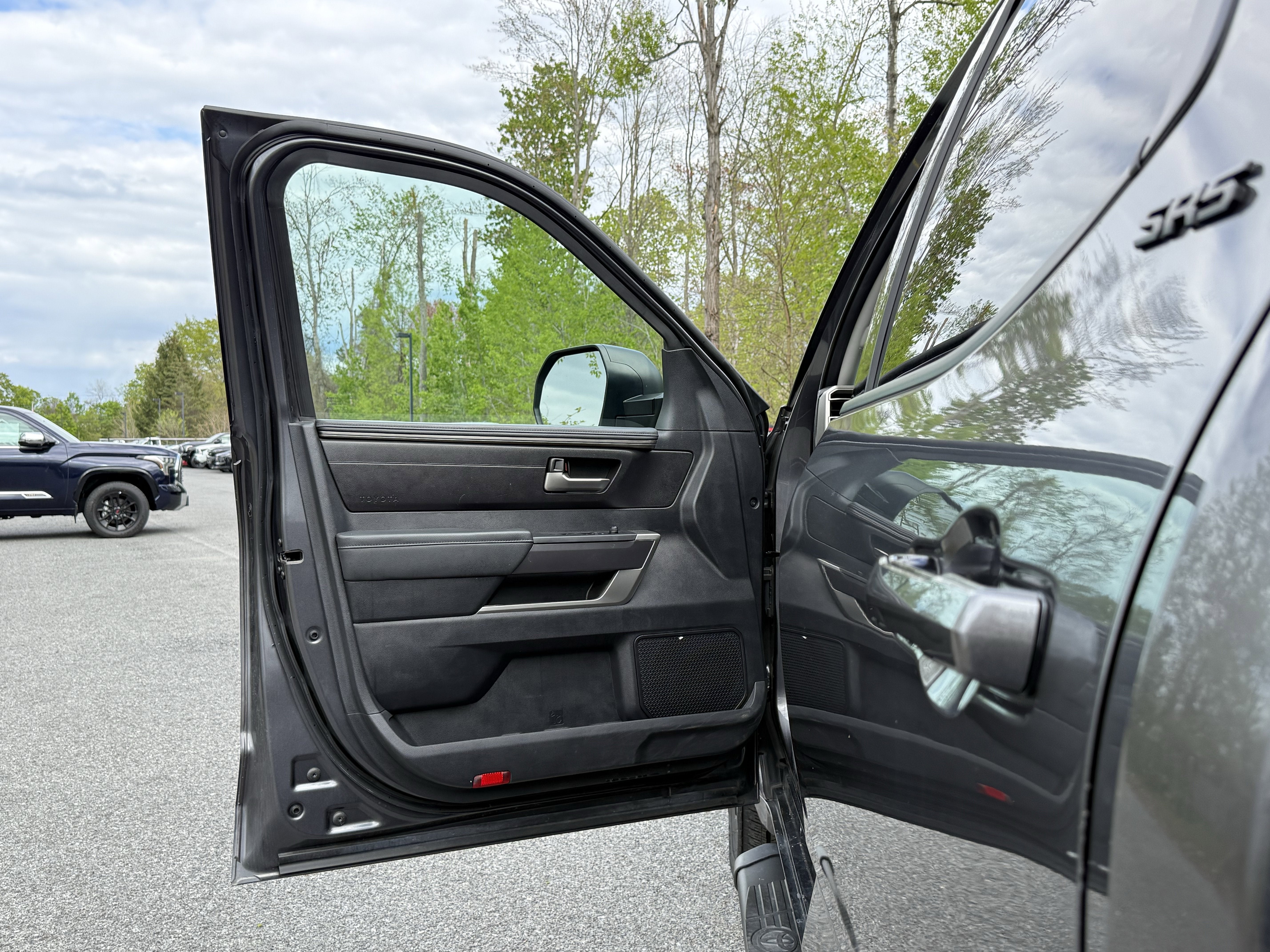 2023 Toyota TUNDRA 4X4 SR5