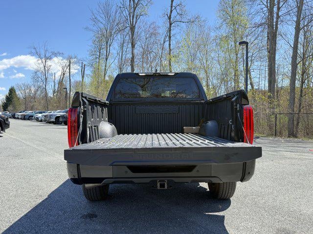 2024 Toyota TUNDRA 4X4 SR5