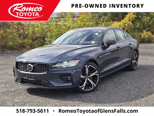 2024 Volvo S60 Core Dark Theme