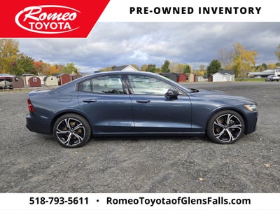 2024 Volvo S60 Core Dark Theme
