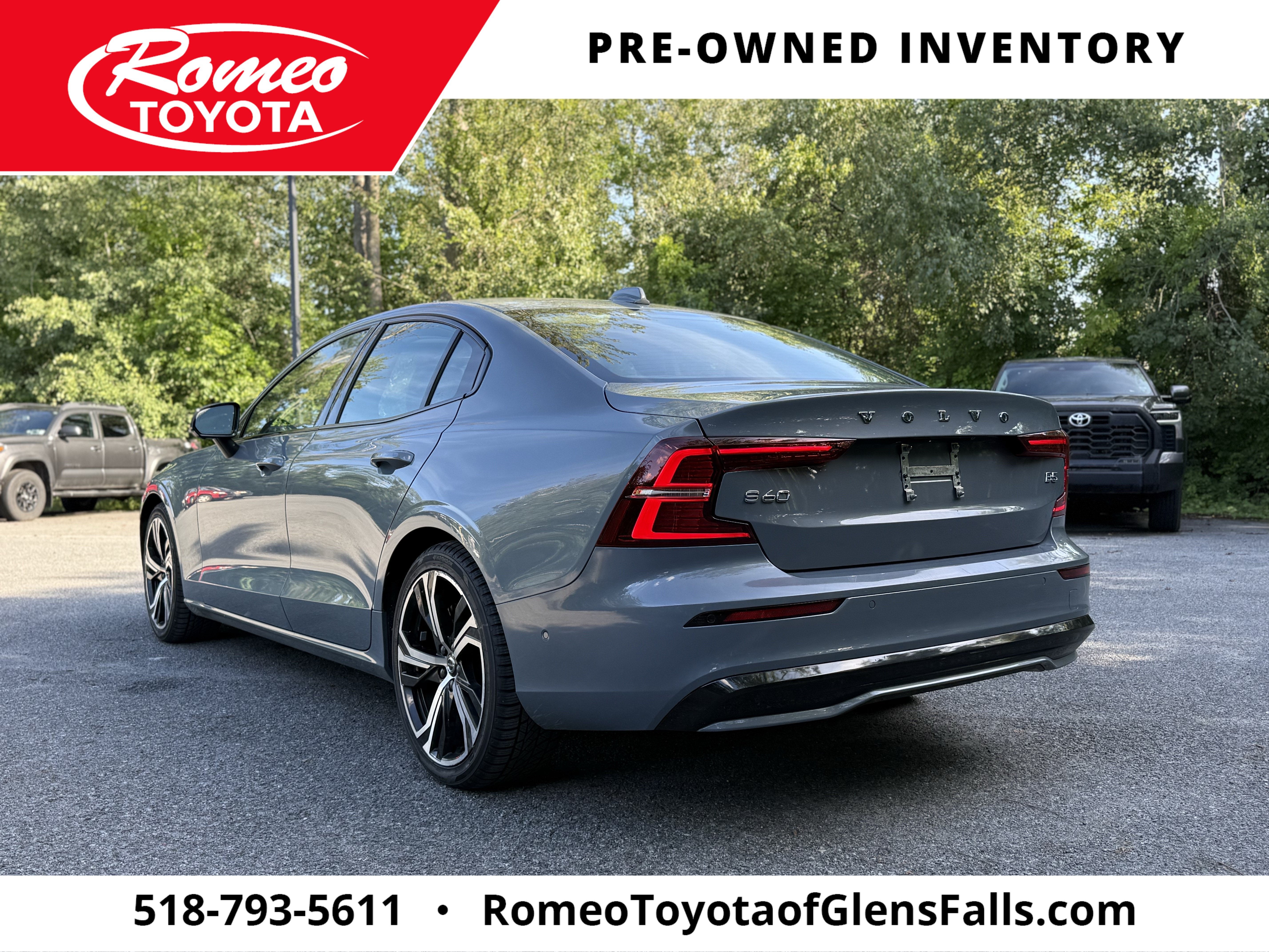 2024 Volvo S60 Plus Dark Theme