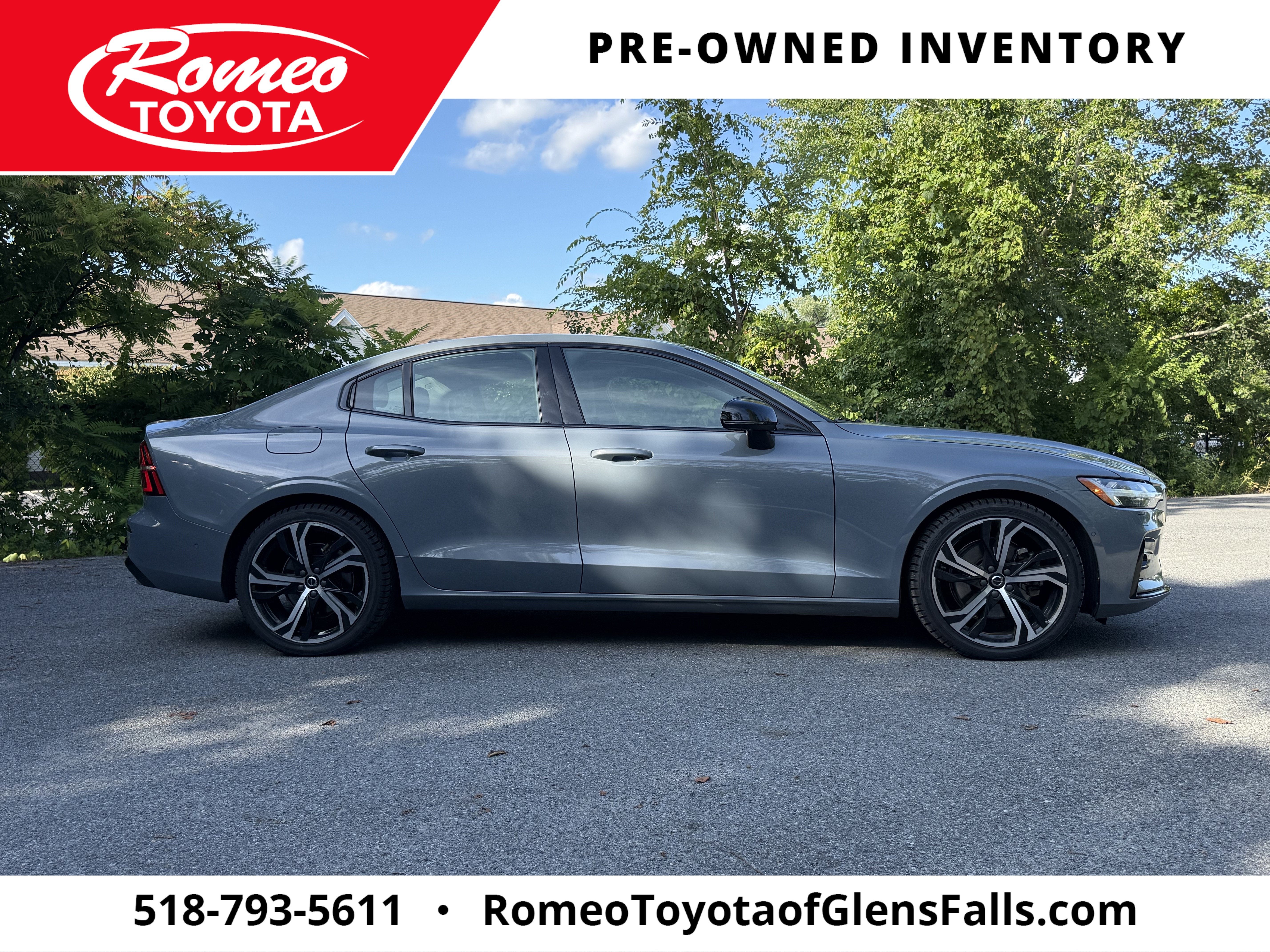 2024 Volvo S60 Plus Dark Theme