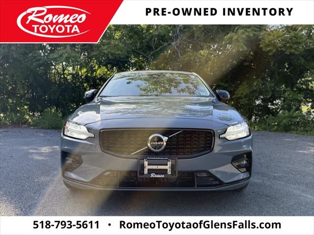 2024 Volvo S60 Plus Dark Theme