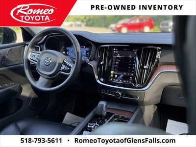 2024 Volvo S60 Plus Dark Theme