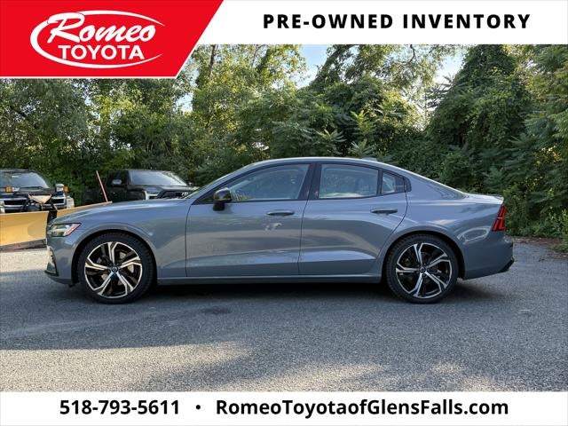 2024 Volvo S60 Plus Dark Theme