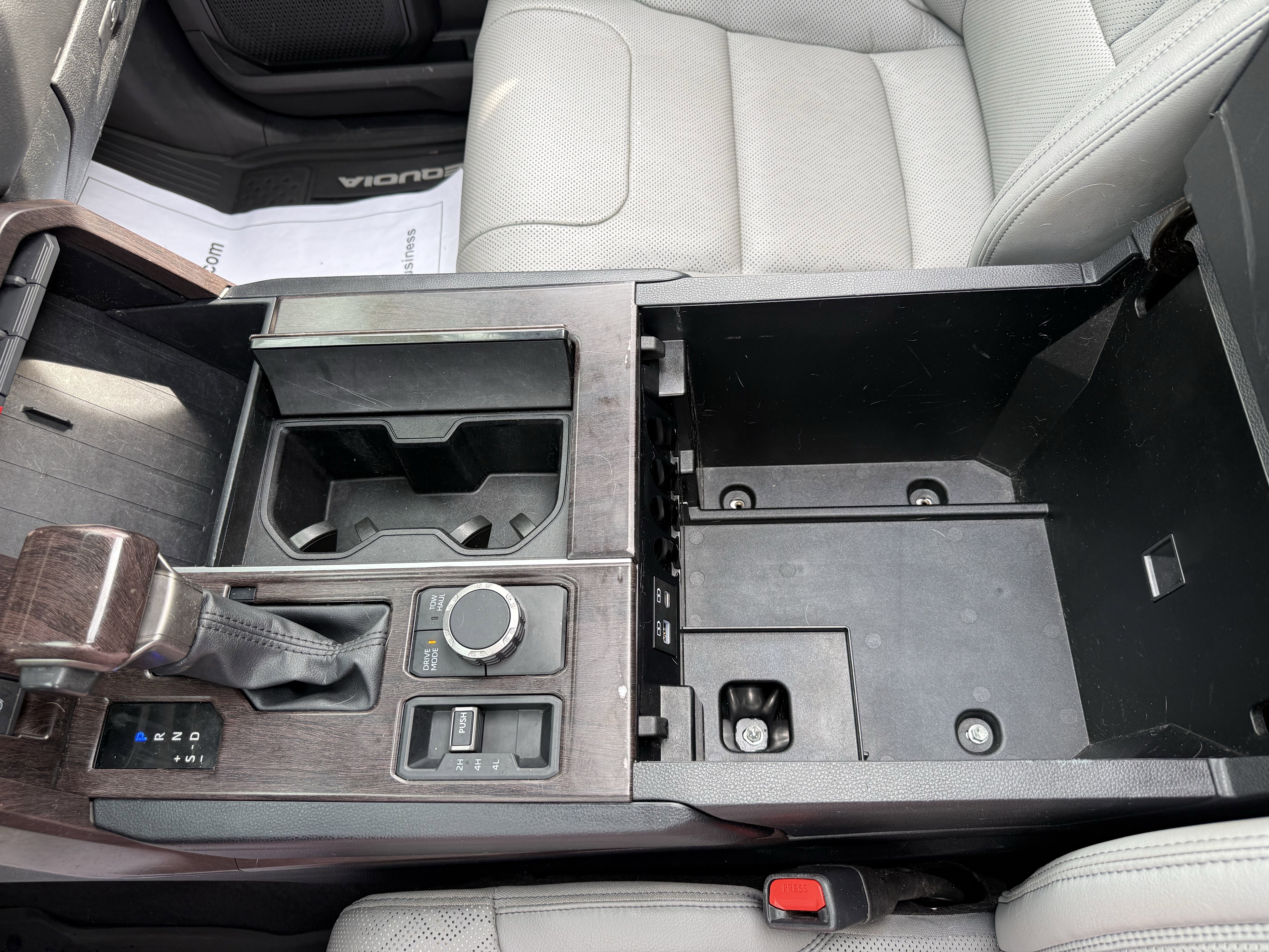 2024 Toyota SEQUOIA 4WD SR5