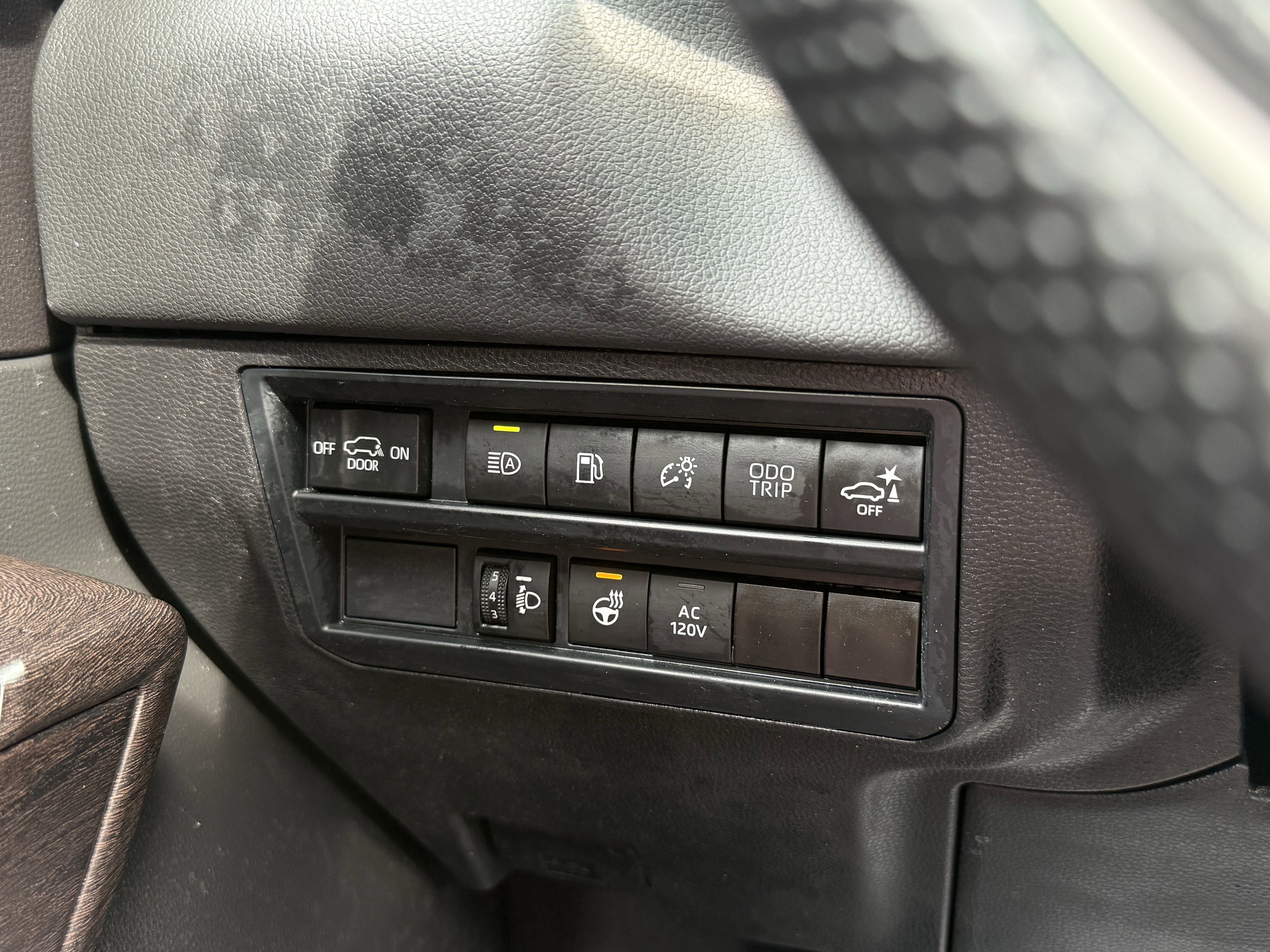 2024 Toyota SEQUOIA 4WD SR5