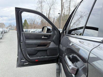 2024 Toyota SEQUOIA 4WD SR5