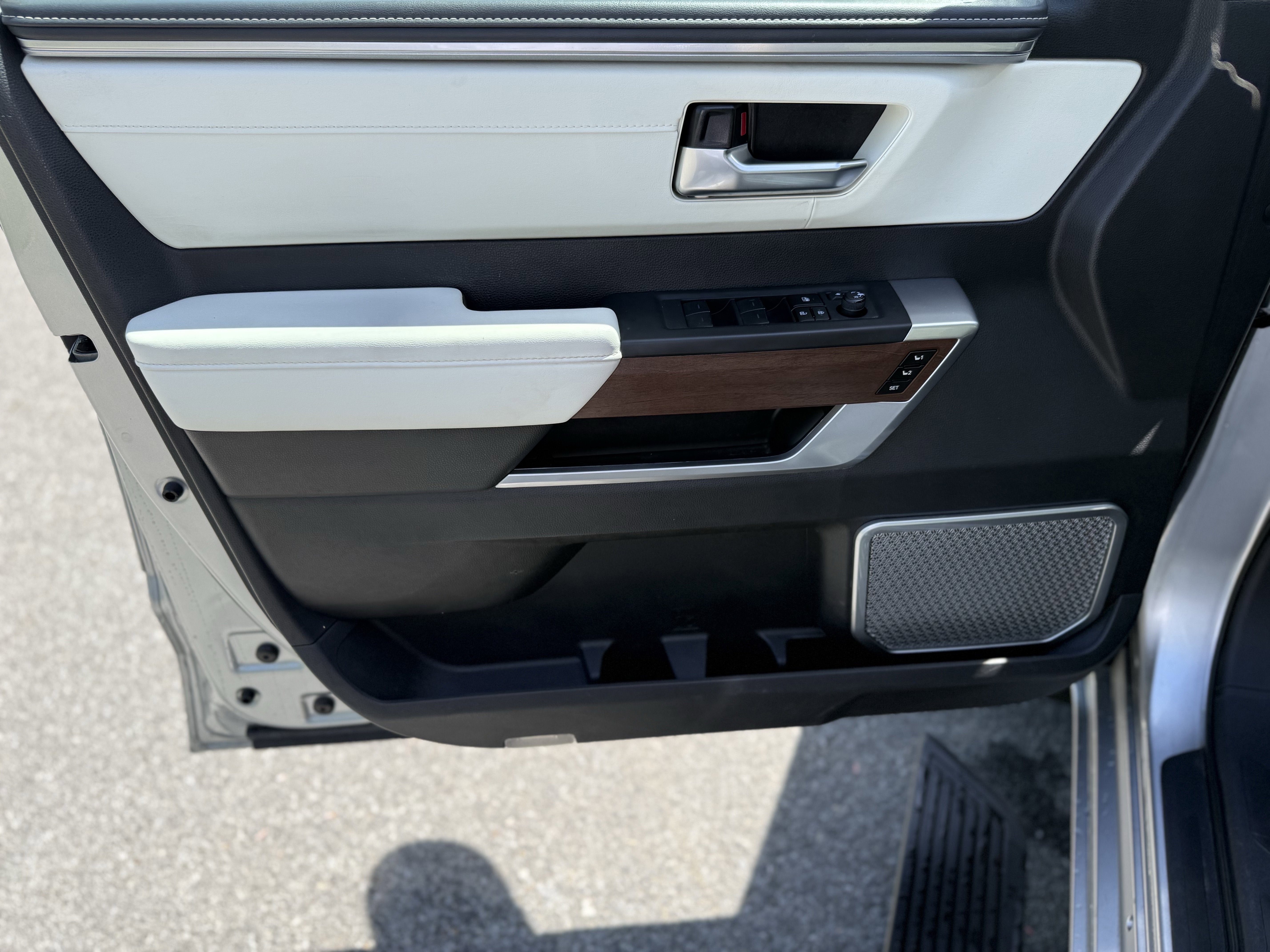 2024 Toyota SEQUOIA 4WD Capstone