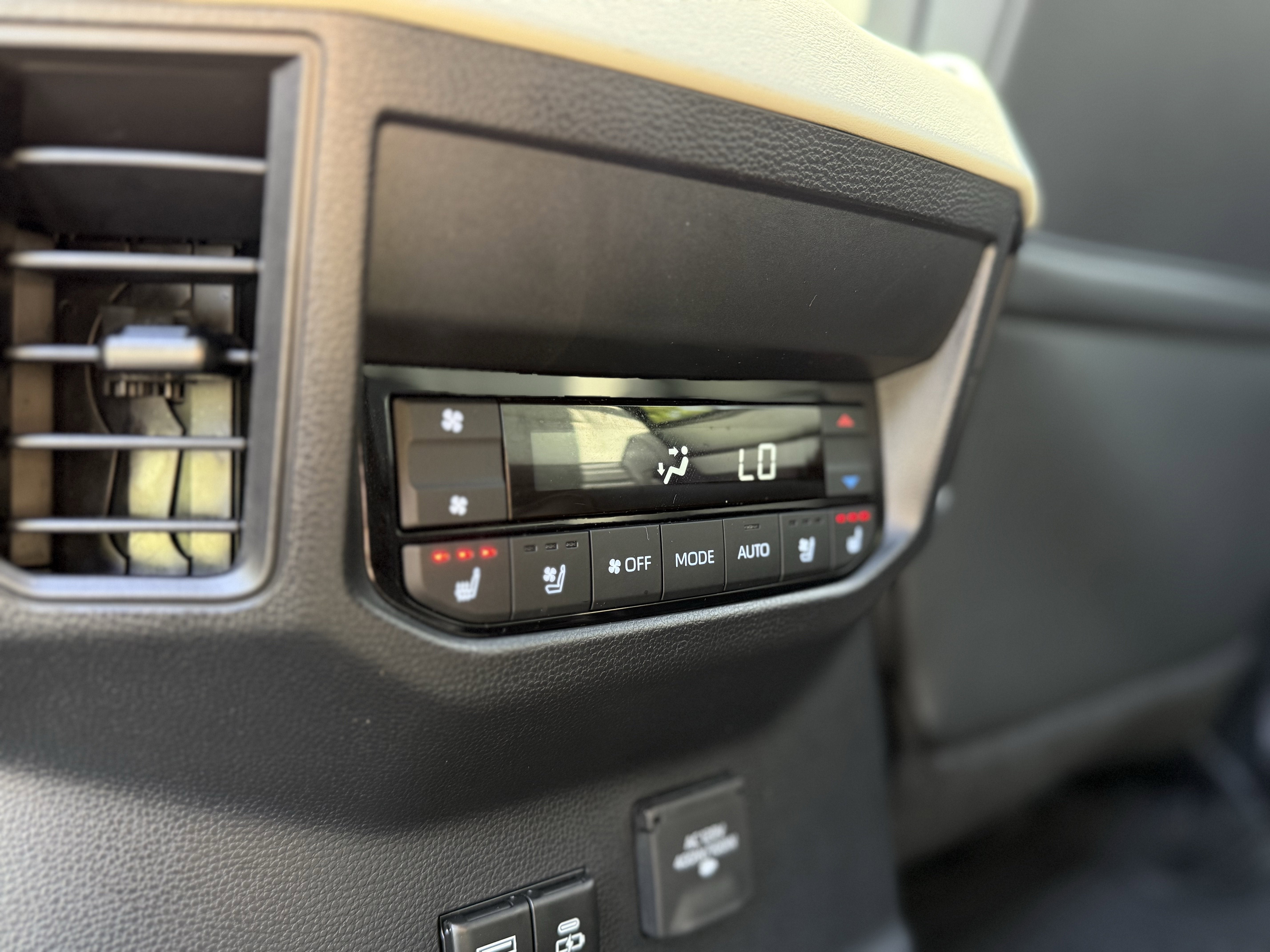 2024 Toyota SEQUOIA 4WD Capstone