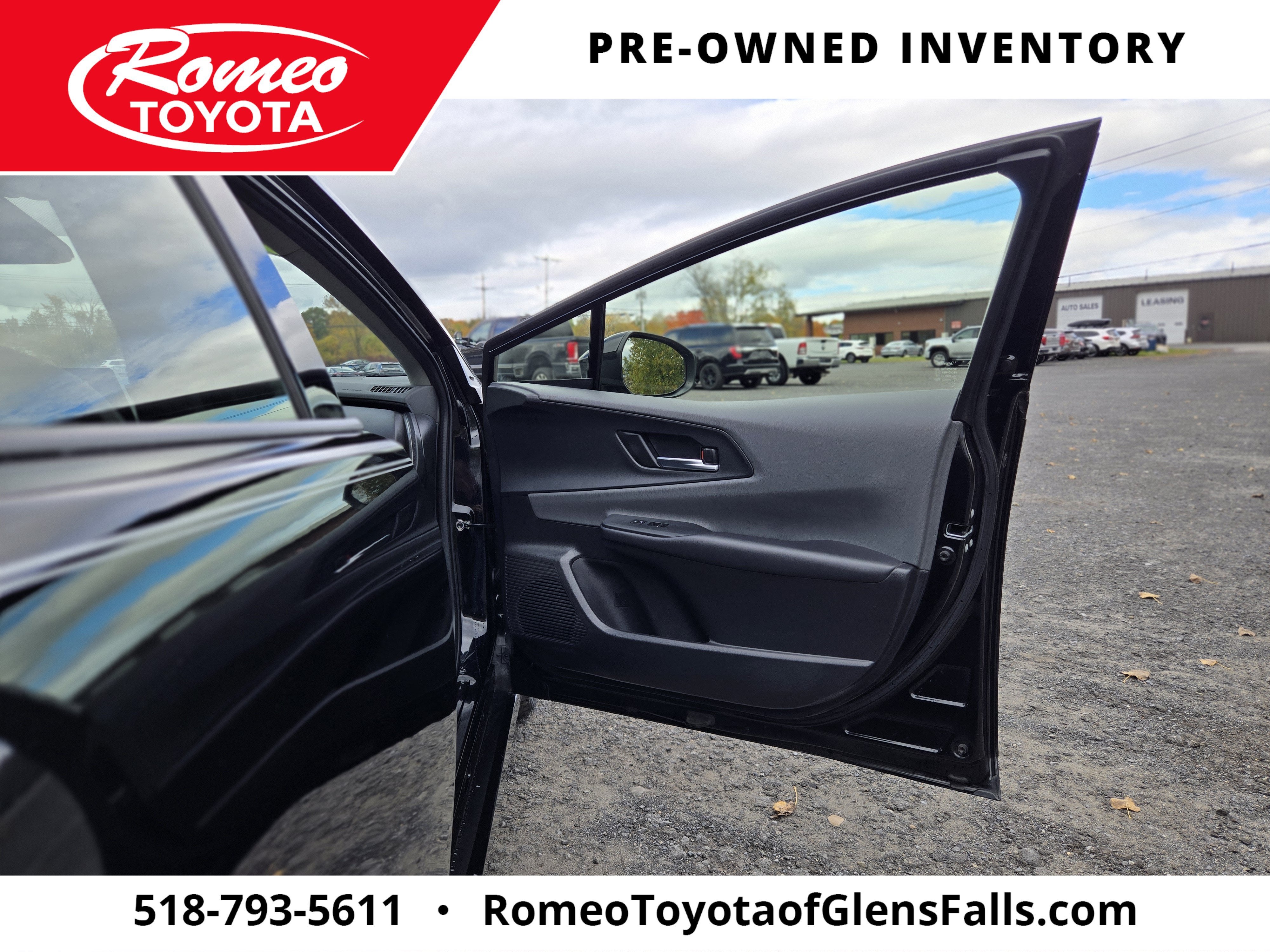 2023 Toyota PRIUS XLE