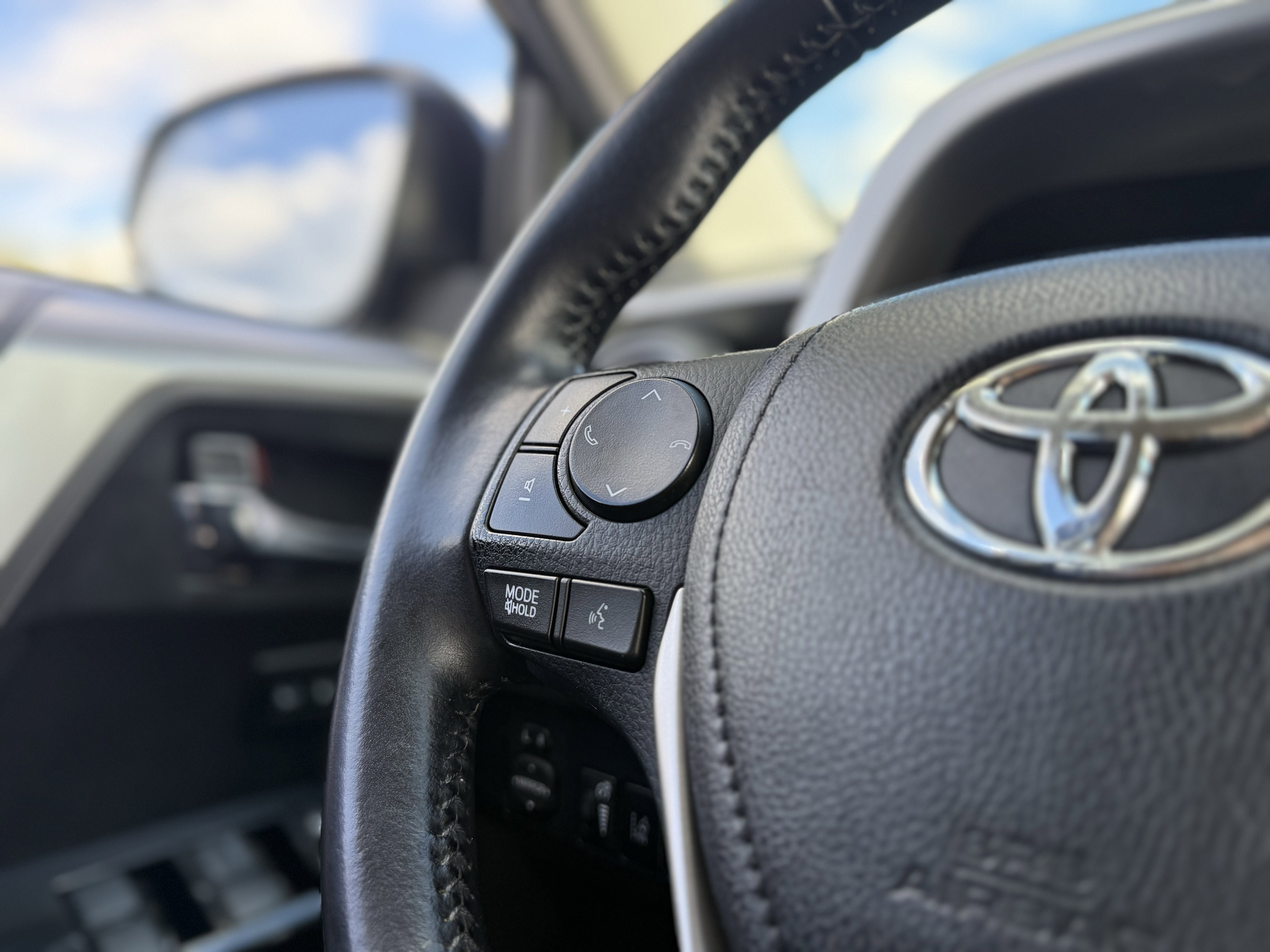 2016 Toyota RAV4 HYBRID Limited