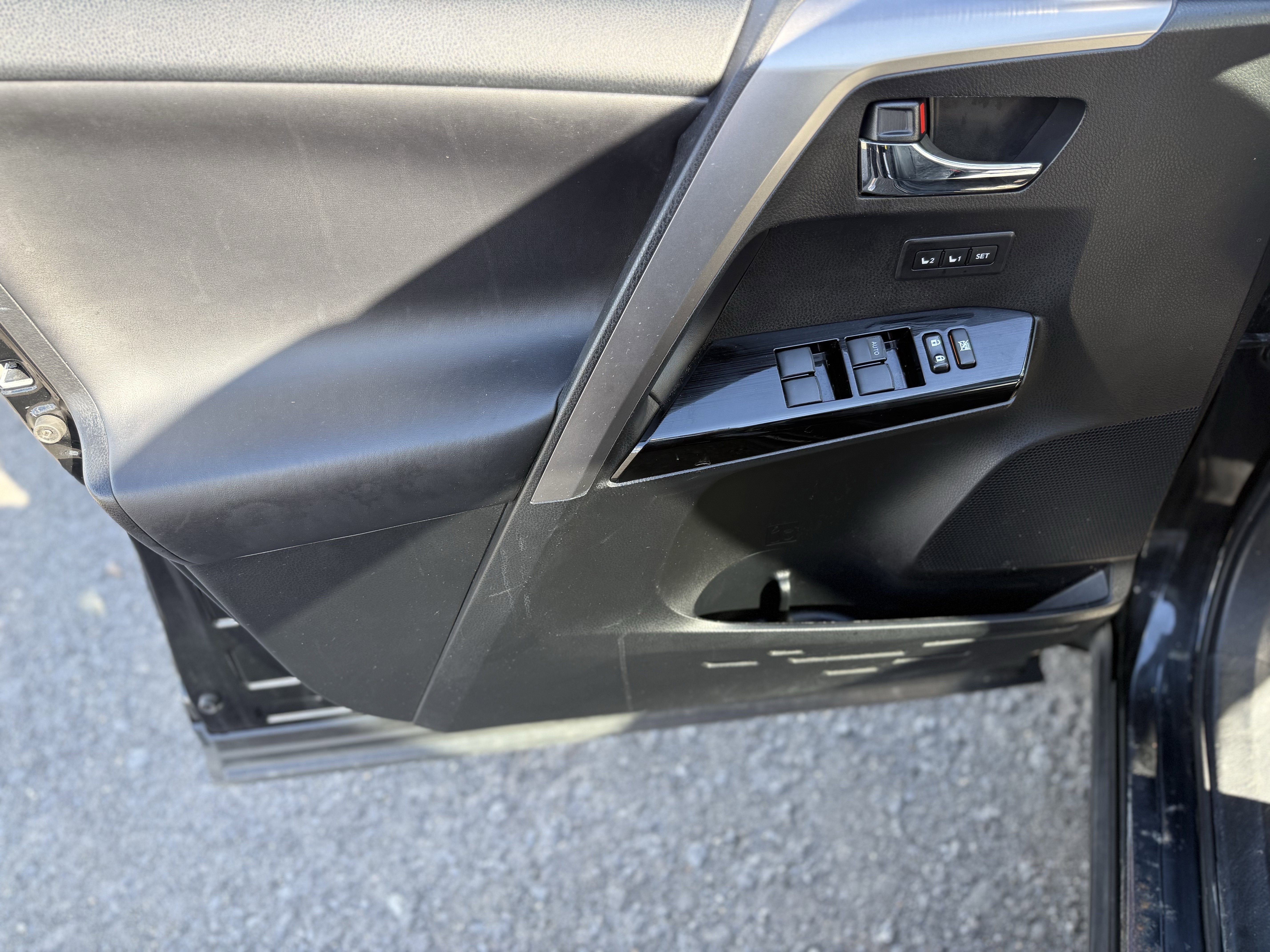 2016 Toyota RAV4 HYBRID Limited