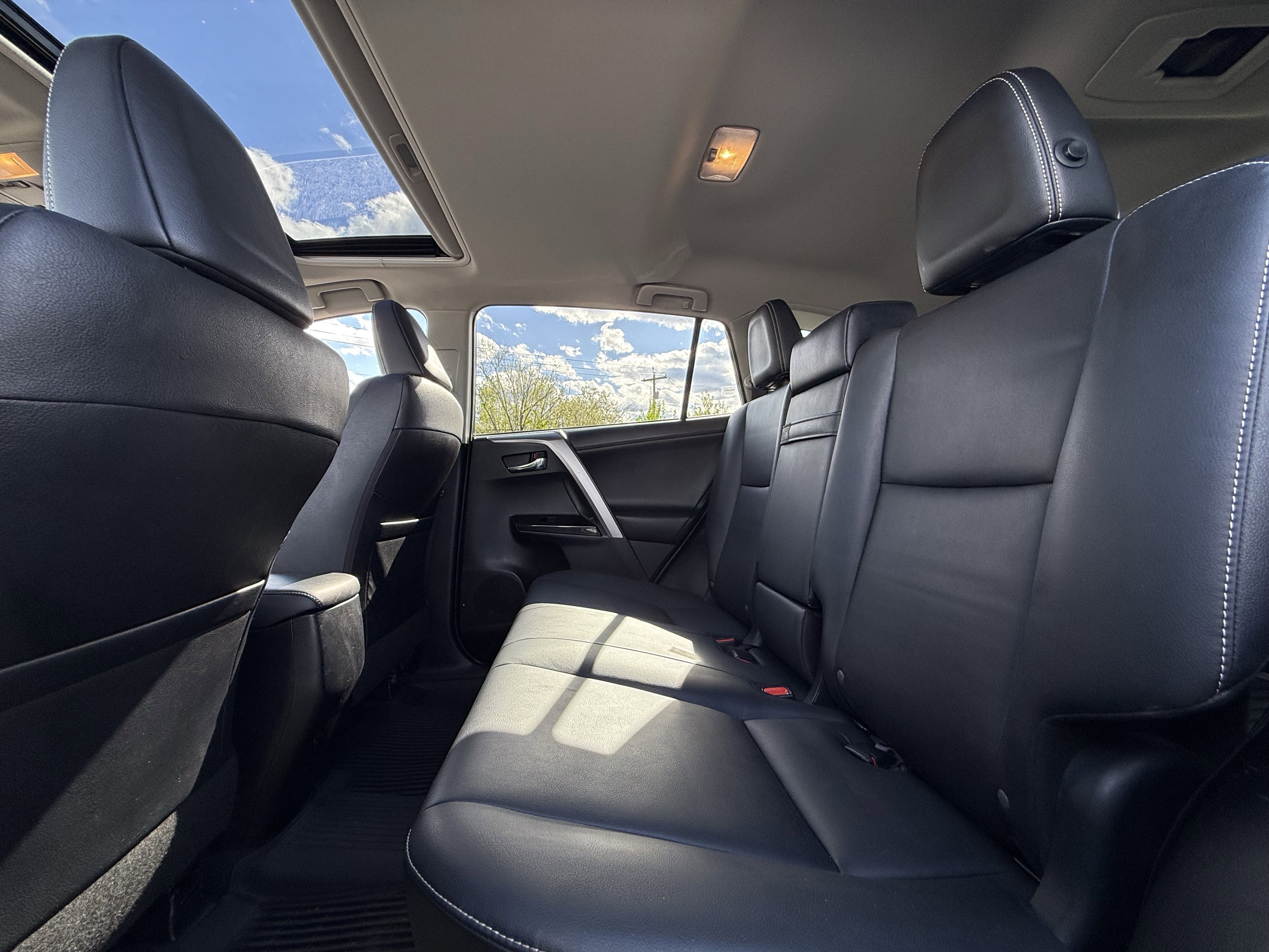 2016 Toyota RAV4 HYBRID Limited
