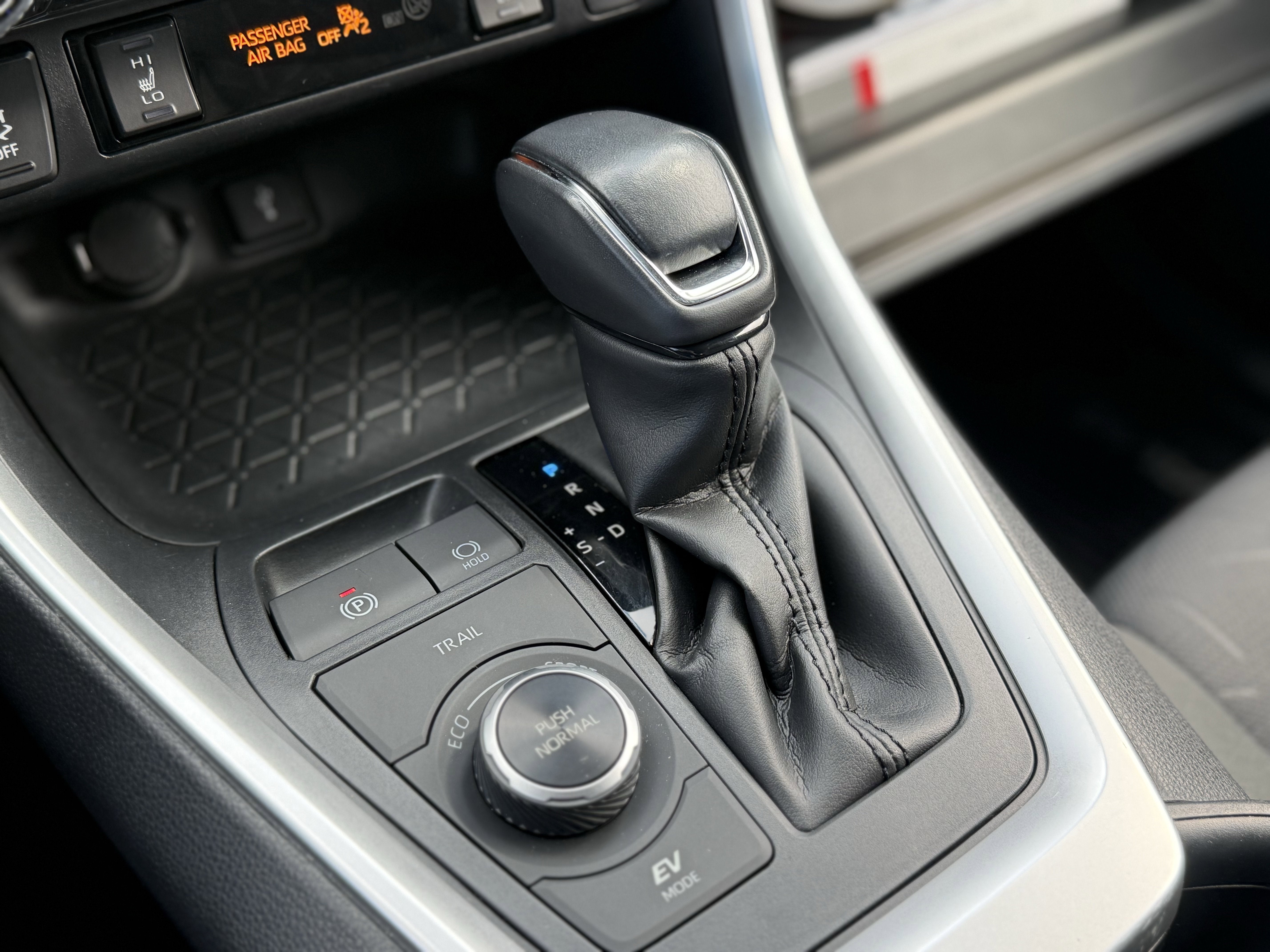 2020 Toyota RAV4 HYBRID Hybrid XLE