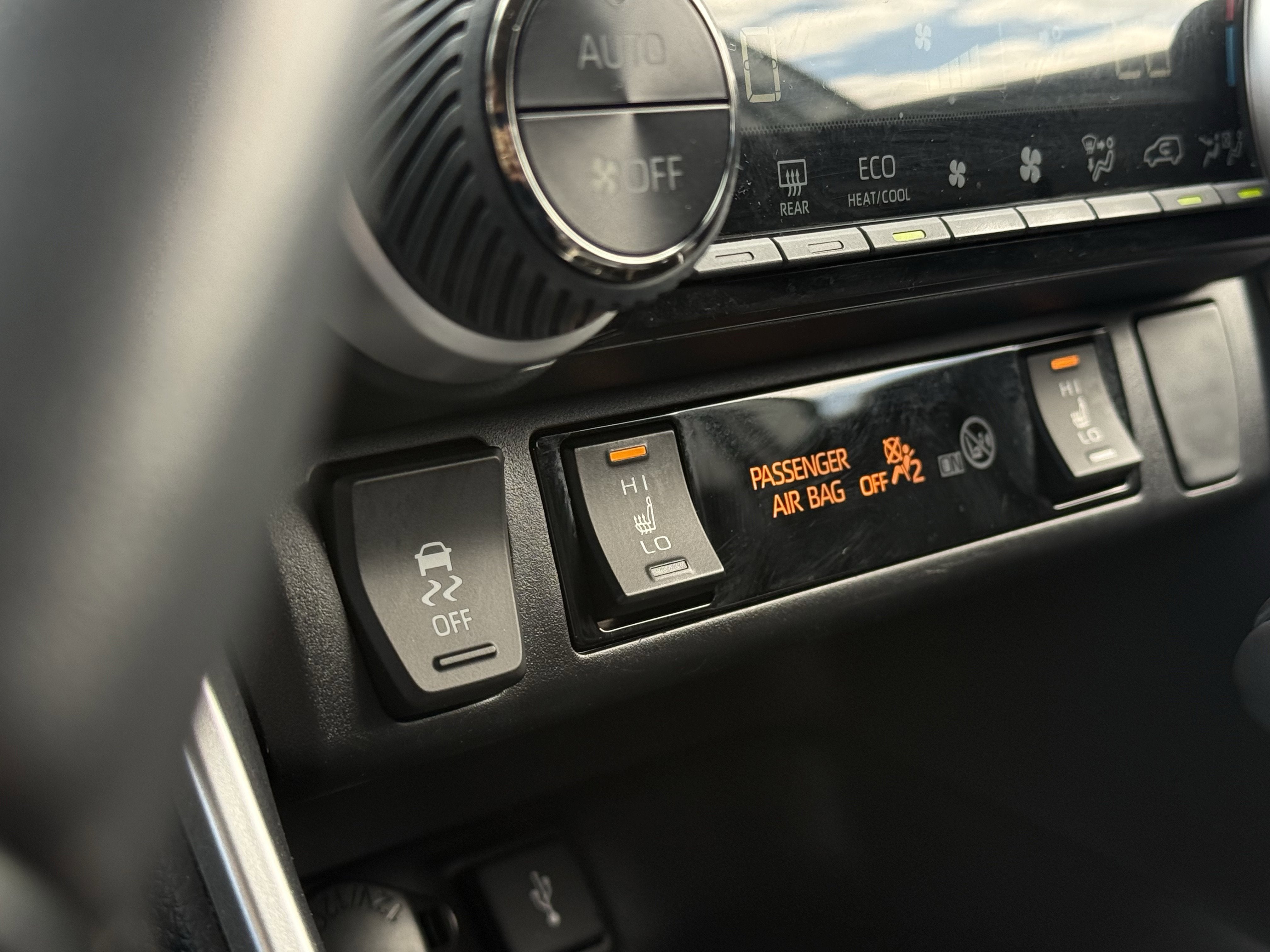 2020 Toyota RAV4 HYBRID Hybrid XLE
