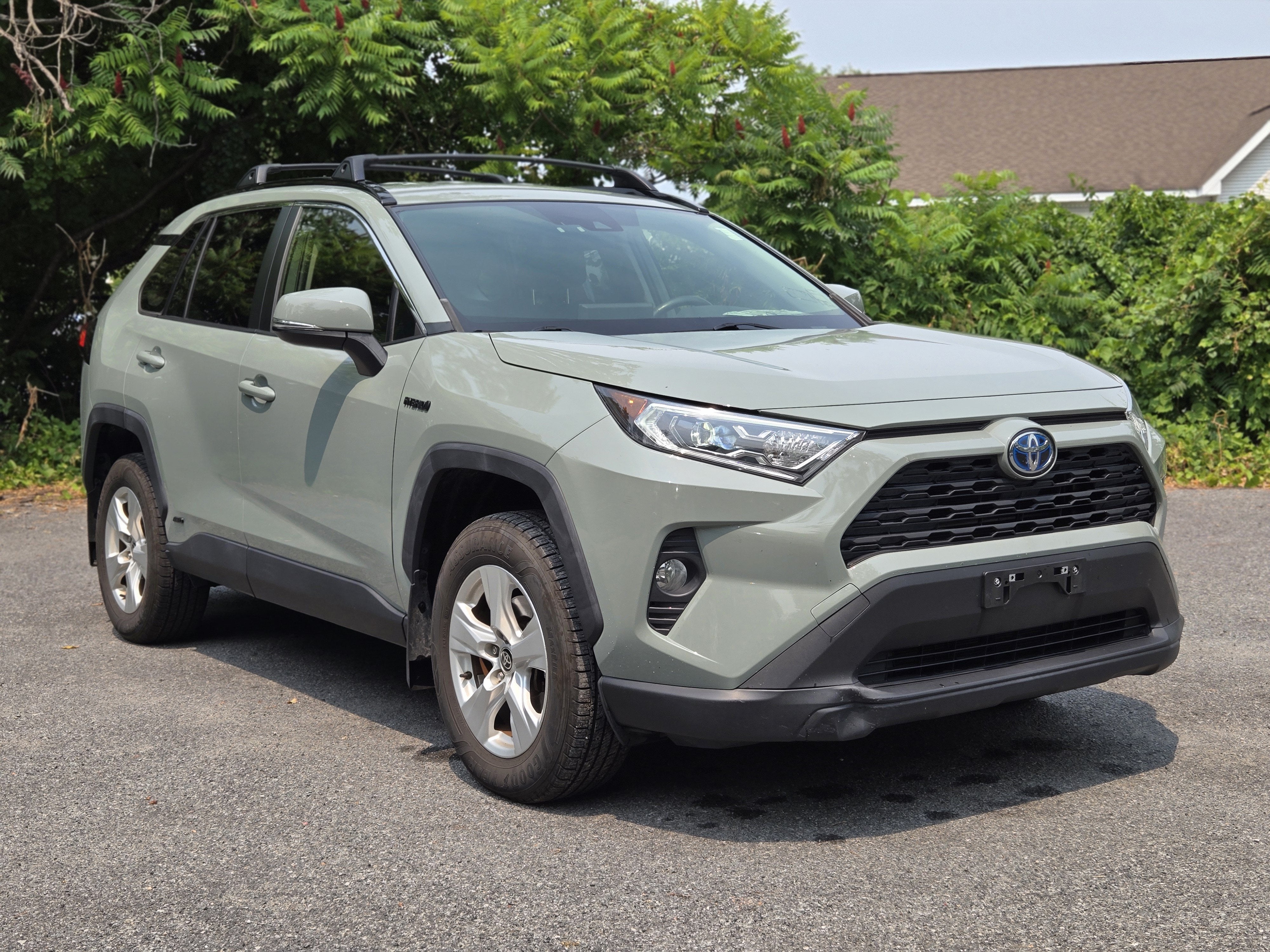 2020 Toyota RAV4 Hybrid XLE