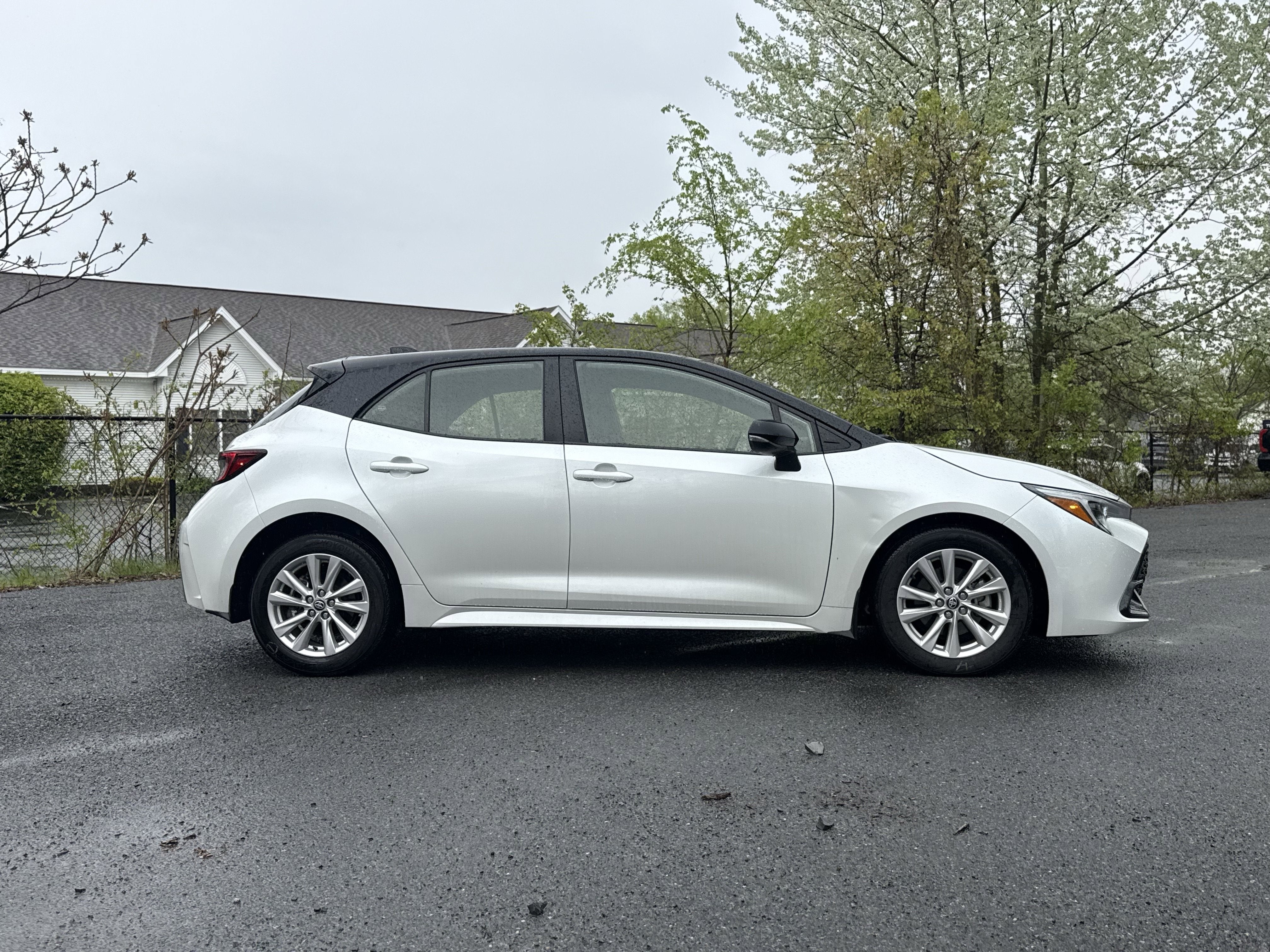 2023 Toyota COROLLA HATCHBACK SE