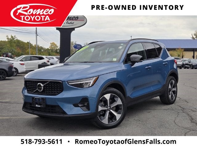 2025 Volvo XC40 Plus Dark Theme