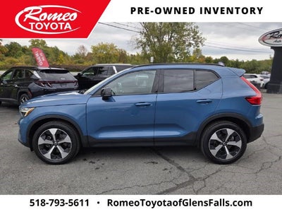 2025 Volvo XC40 Plus Dark Theme